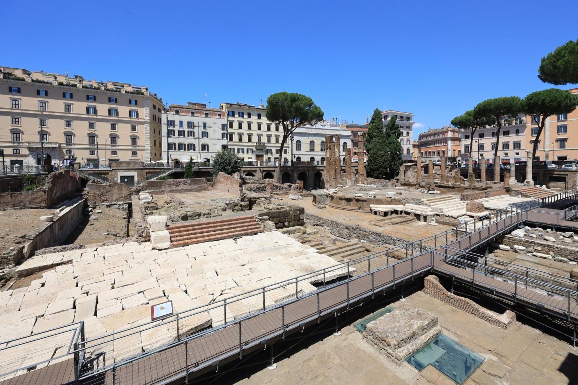 Golden Pantheon * Rom